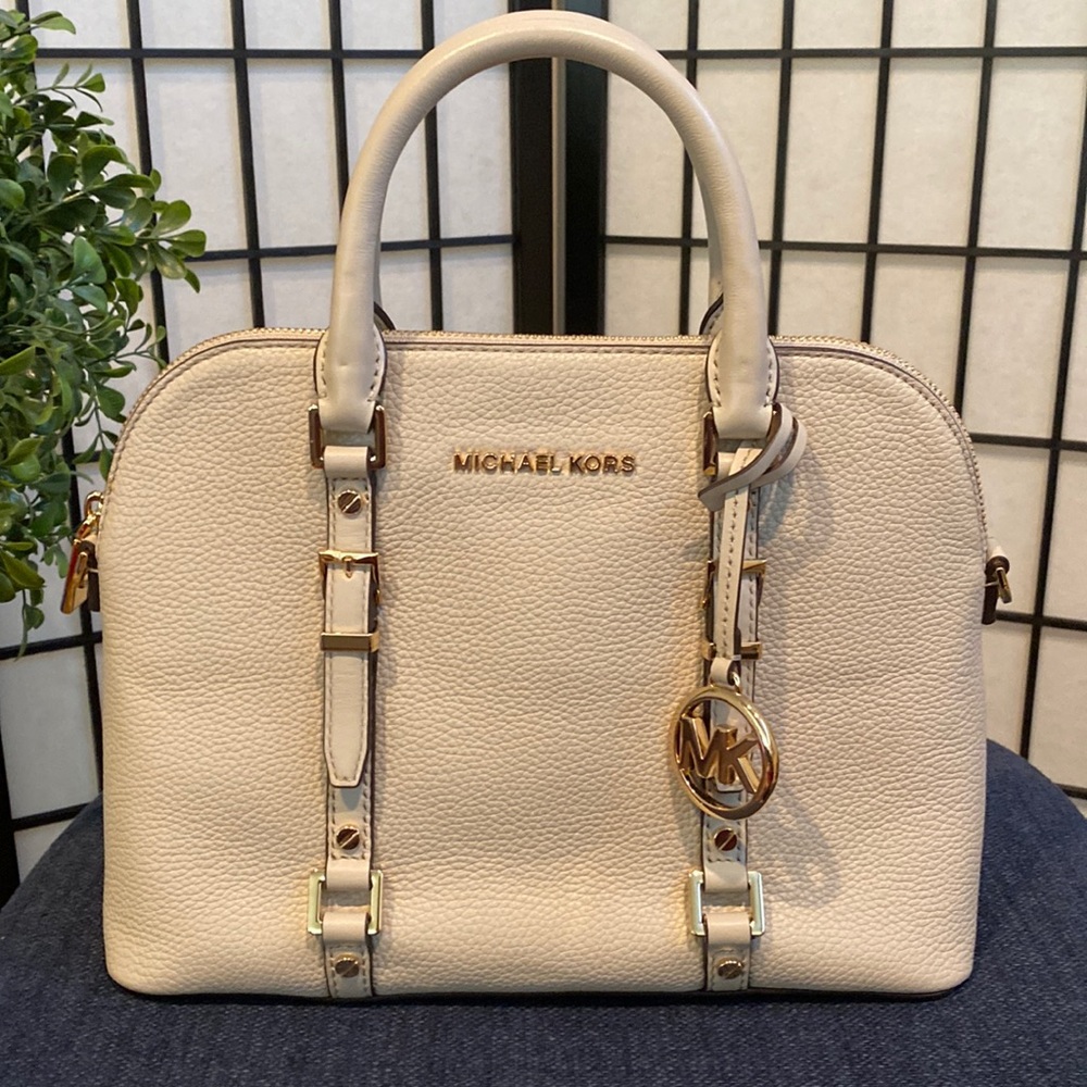 Like New Michael Kors Bedford Leather Satchel/ crossbody